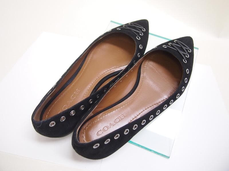 COACH ブラック フラットシューズ　レザーハトメ飾り（7Ｃ）24.0cm