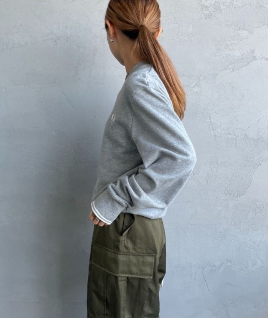 h*r様 FRED PERRYワンポイントロゴ刺繍 クルーネックスウェット