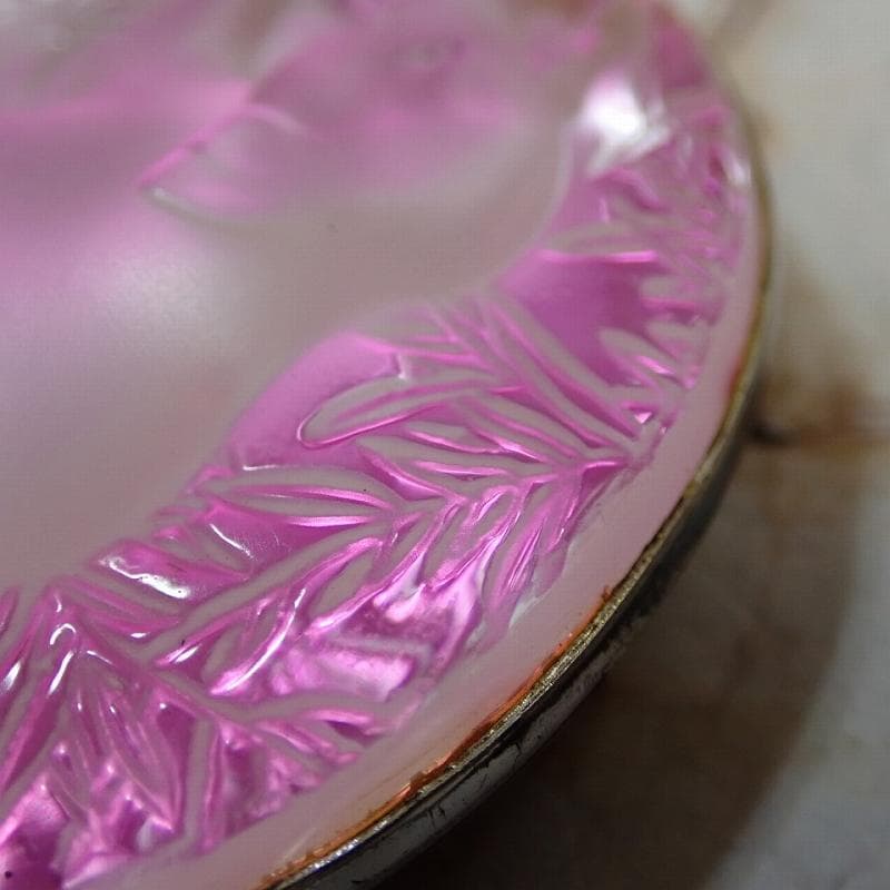 RU-6042　ラリック　LALIQUE ブローチ　(ピンク)