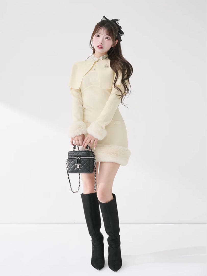 新品タグ付き ダーリッチ ビジューケープニットミニワンピース アイボリー