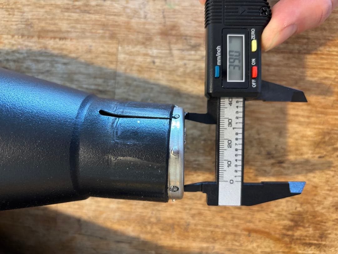 ラインハート 3.5インチ　スリップオンマフラー ブラック　M8 ソフテイル