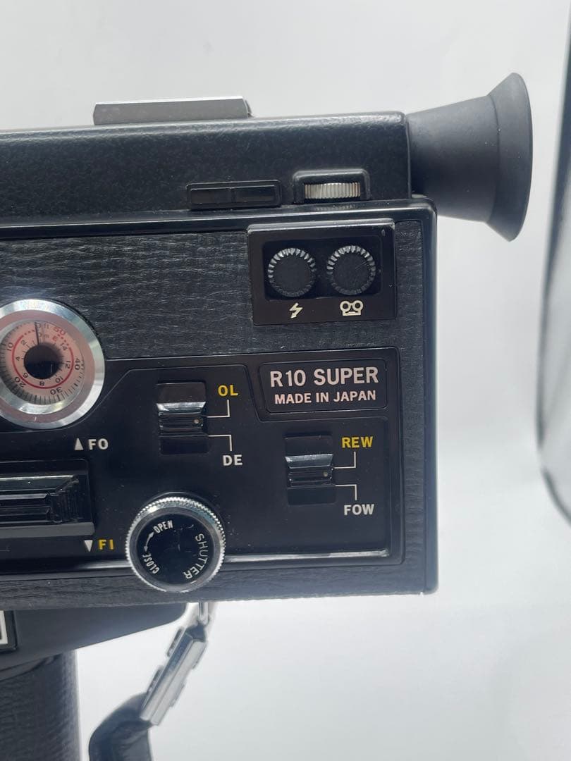 B　Nikon R10 Super ビデオカメラ本体 ケースとフィルム付