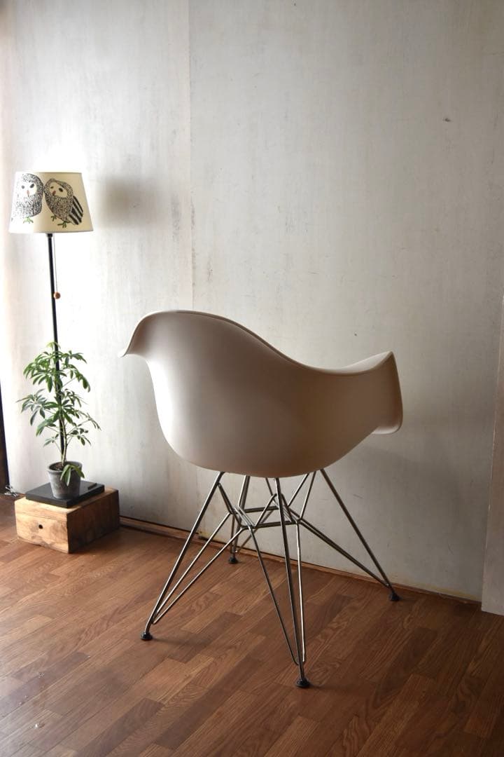 Herman Miller Esmes Arm chair ②