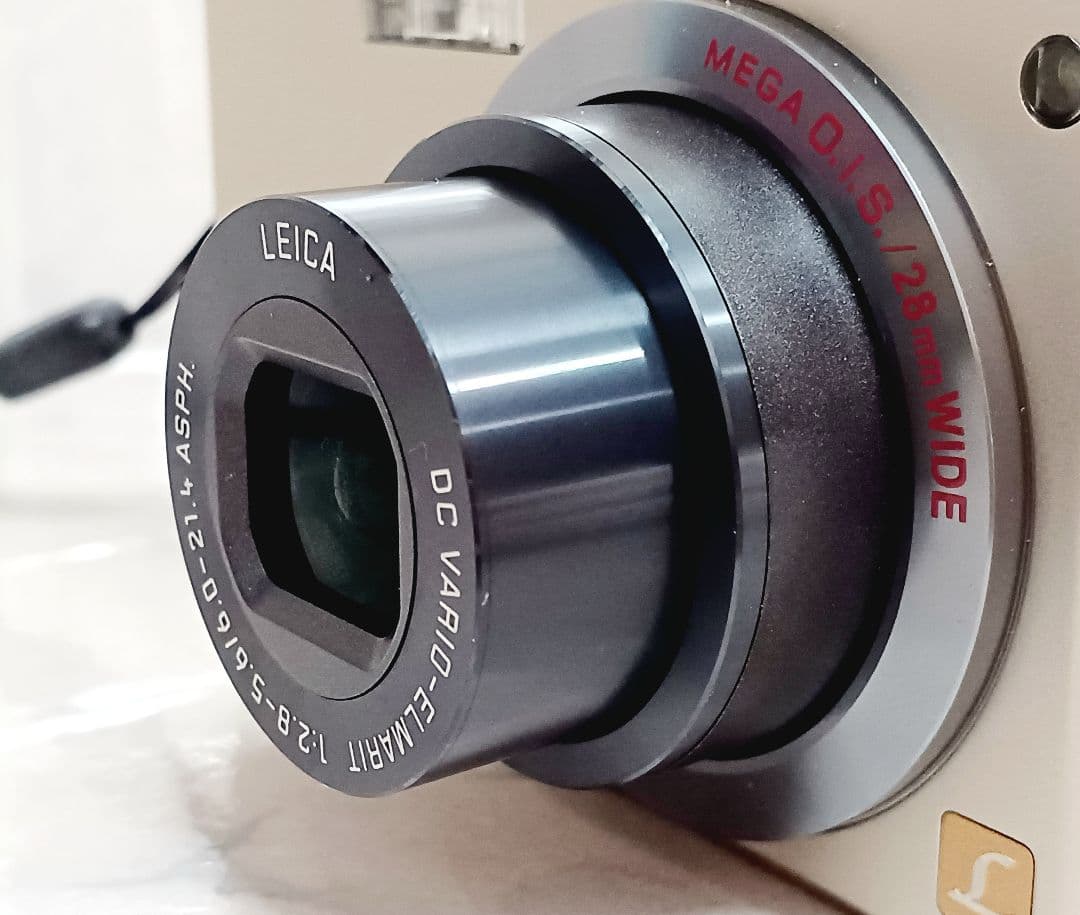 Panasonic　デジカメ　　DMC-FX100-N ゴールド