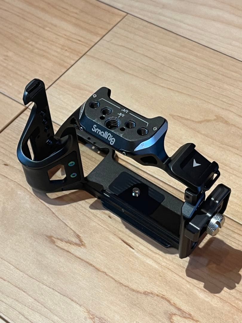 防湿庫保管_SONY α7SⅢ 本体 バッテリー2本 ケージ ストラップ