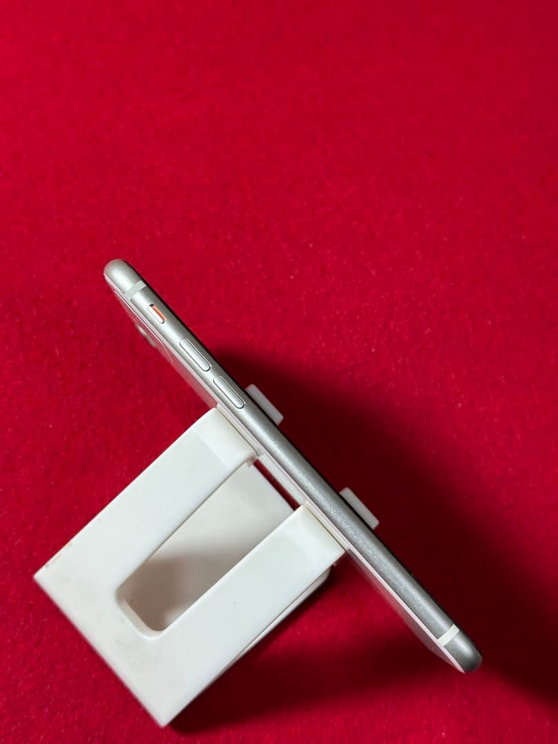 【6523】iPhone SE3第3世代スターライト 64GB simフリー