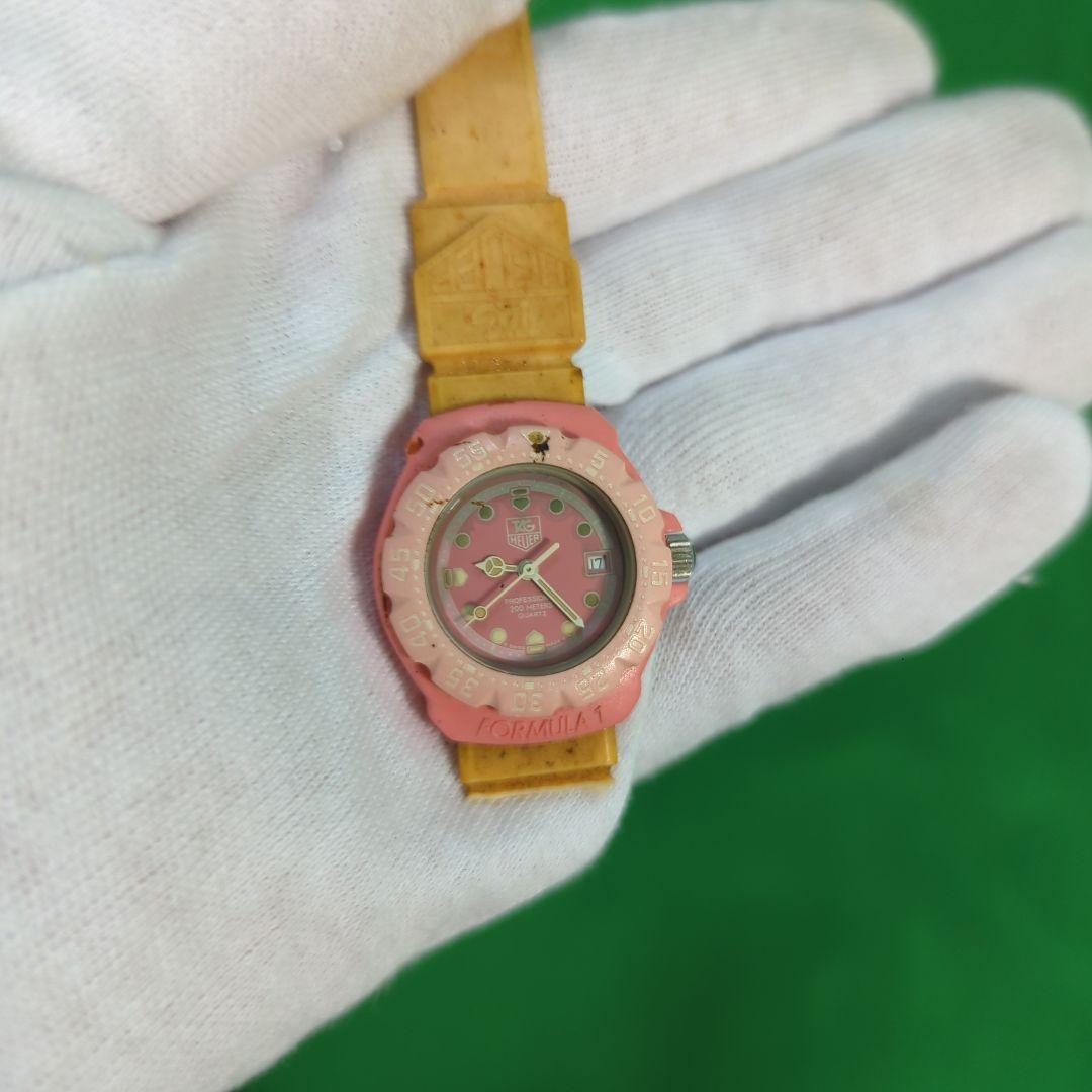 希少 タグホイヤー フォーミュラピンク　グレー　クォーツ汚れ　ジャンク　電池切れ