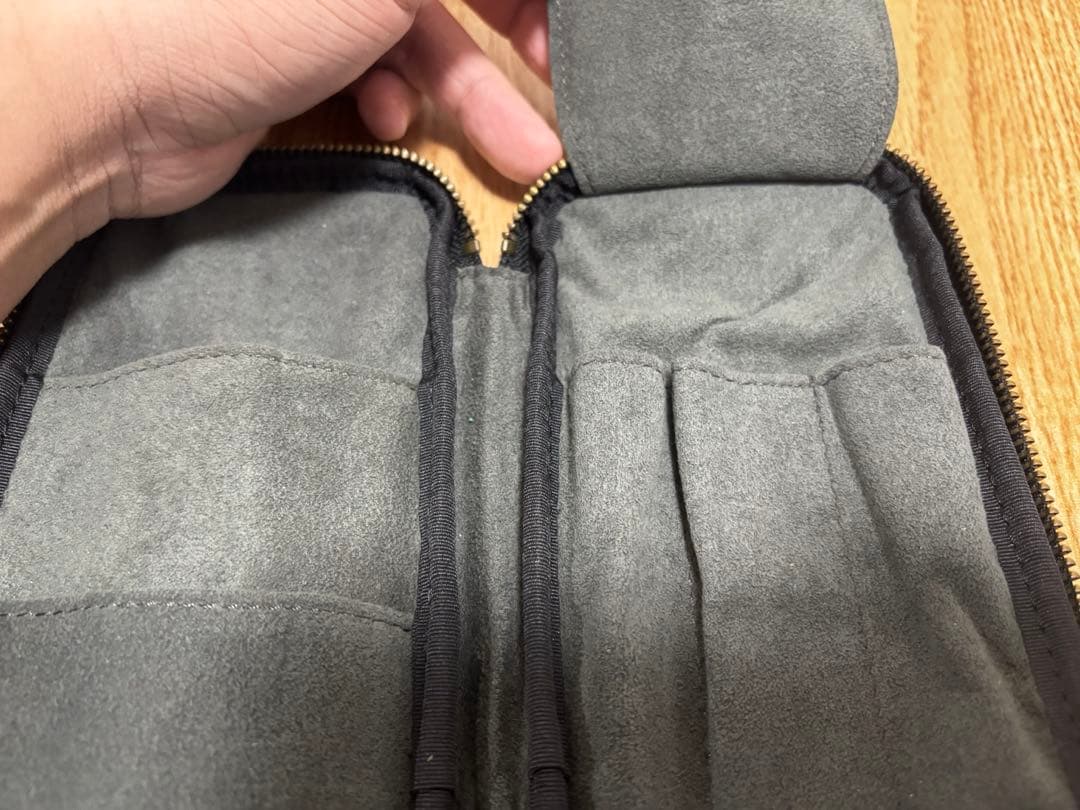 &LIEBE ジップペンケース 栃木レザー スムースブラック