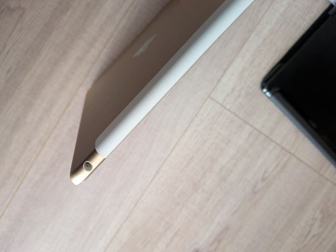 iPadAir2 本体 ブラックカバー付き 64GB