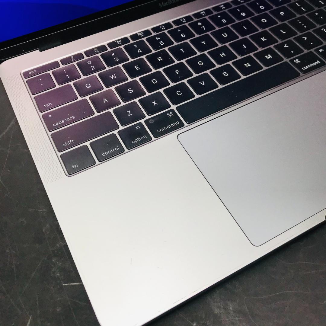 P91) MacBook Pro 13 i7 16G 256G 新品バッテリ