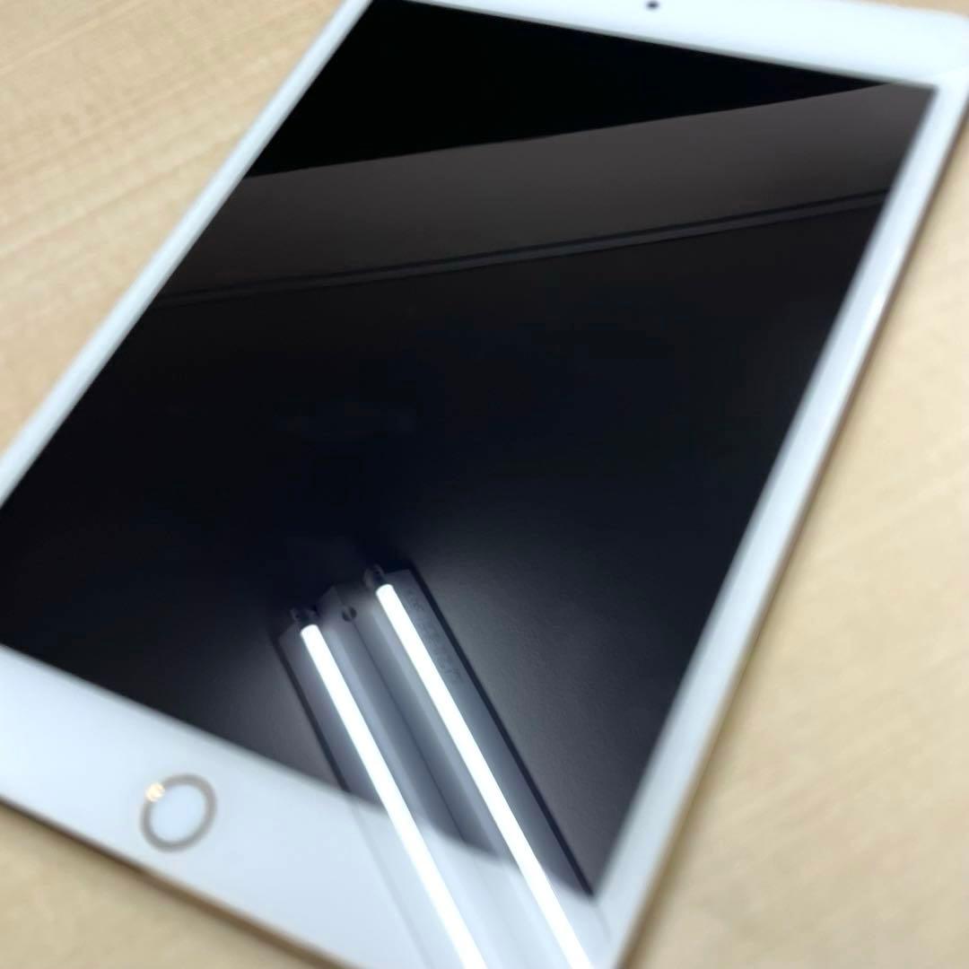 【T】Apple アップル iPad mini4 タブレット docomo◯