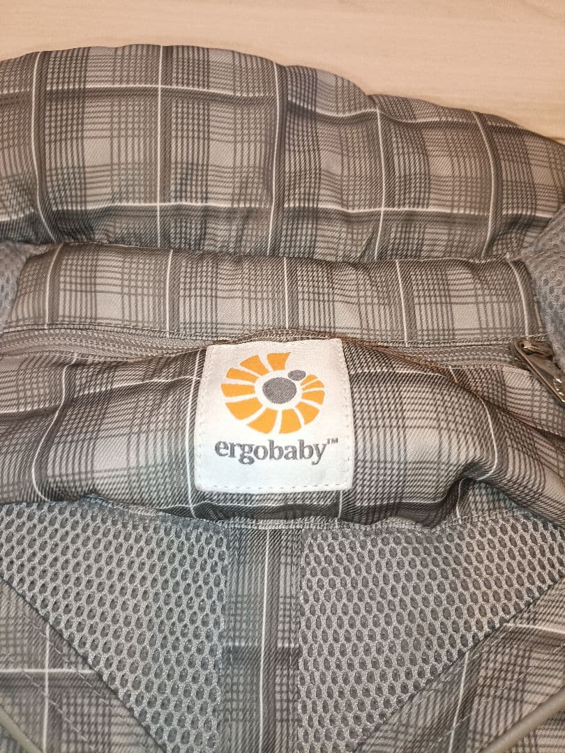 ergobaby 抱っこ紐 グレー・チェック柄 エルゴ　オムニ360 美品