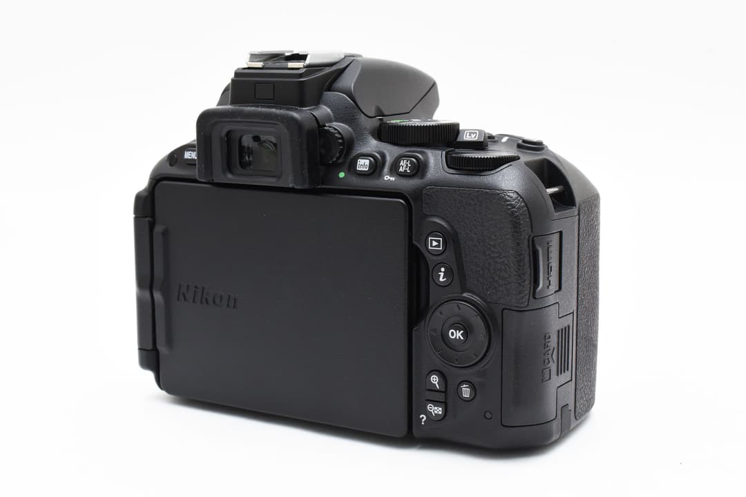 3136ショット Nikon D5500 Wi-Fi レンズセット #8290