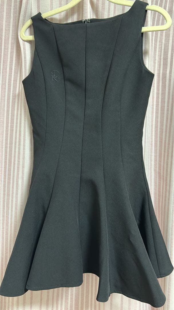 ダーリッチシルエットフレアミニワンピース