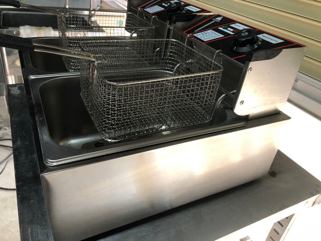 卓上電気フライヤー　2槽式　100V×2 6L×2