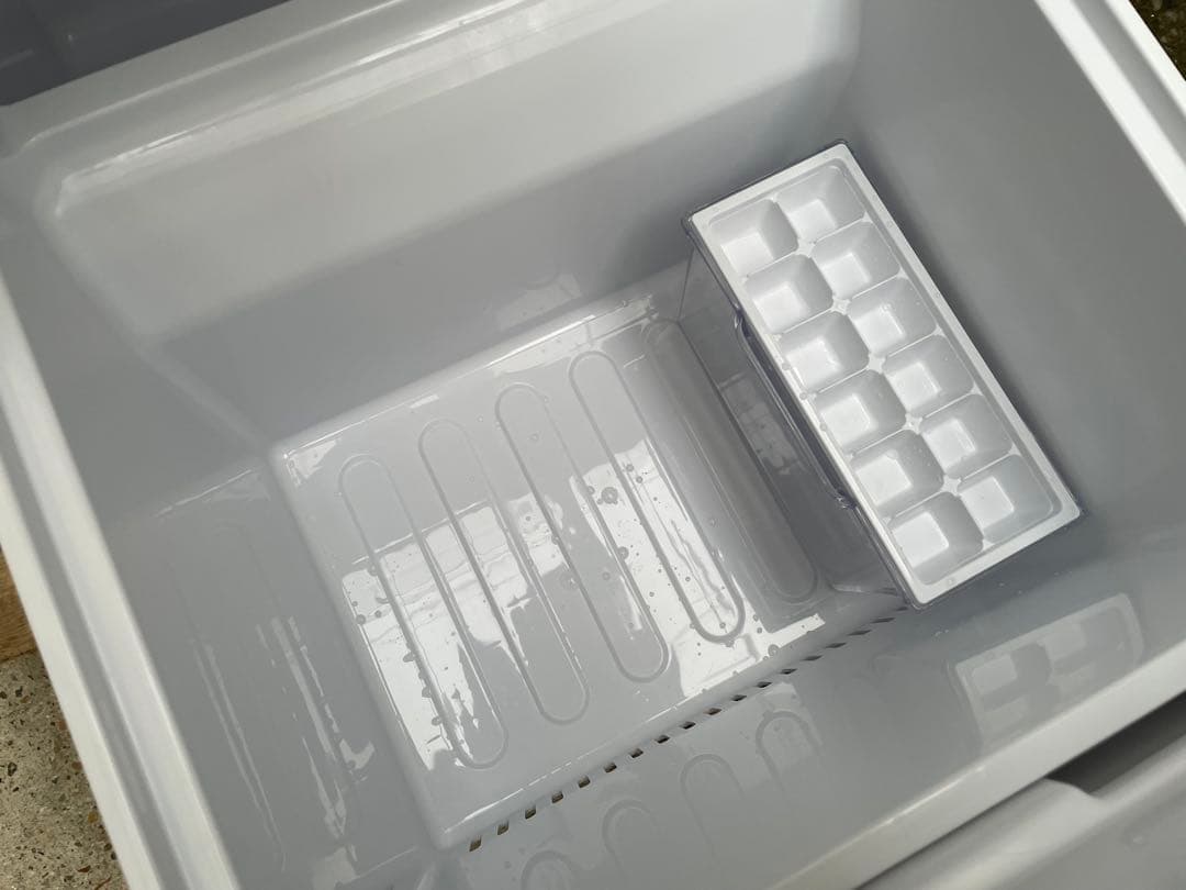 みぽぽ　近隣配達可能SHARP 152 L 2ドア冷蔵庫　SJ-D15HJ