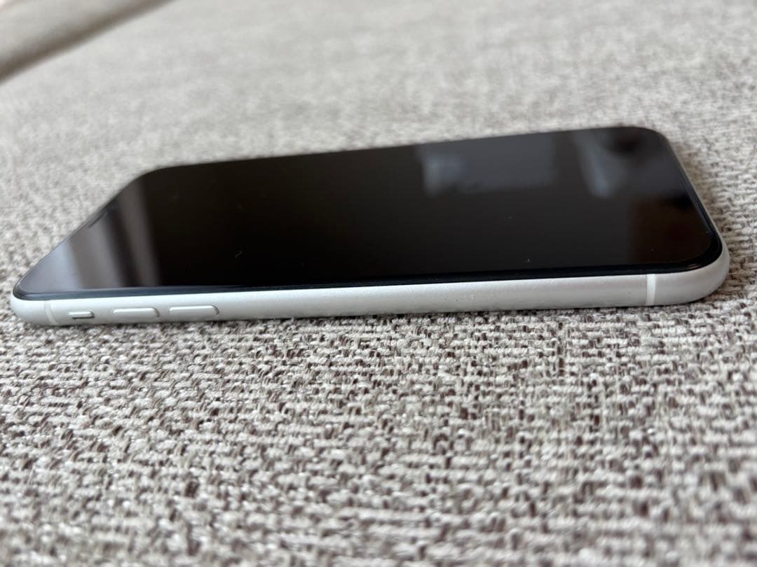 美品　 Apple iPhone XR ホワイト 本体