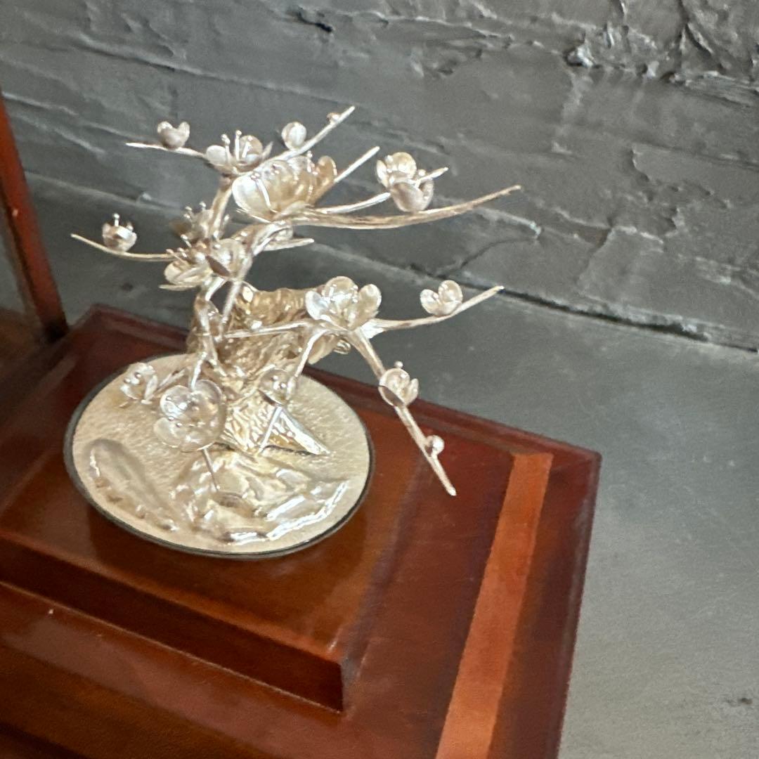 銀製 梅の木の彫刻 ガラスケース付き　光則作