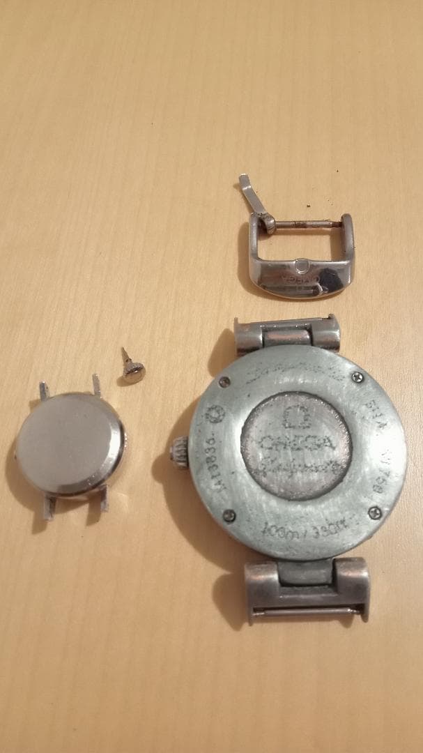 オメガ　自動巻きとクォーツ