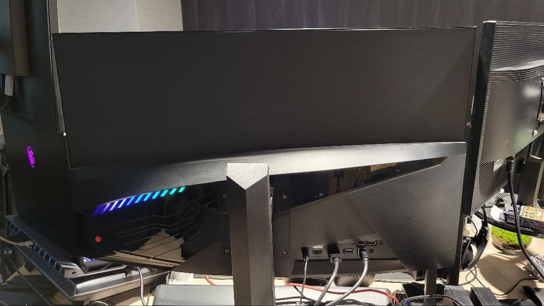 31.5型 湾曲ゲーミングモニターMSI Optix MAG321CQR