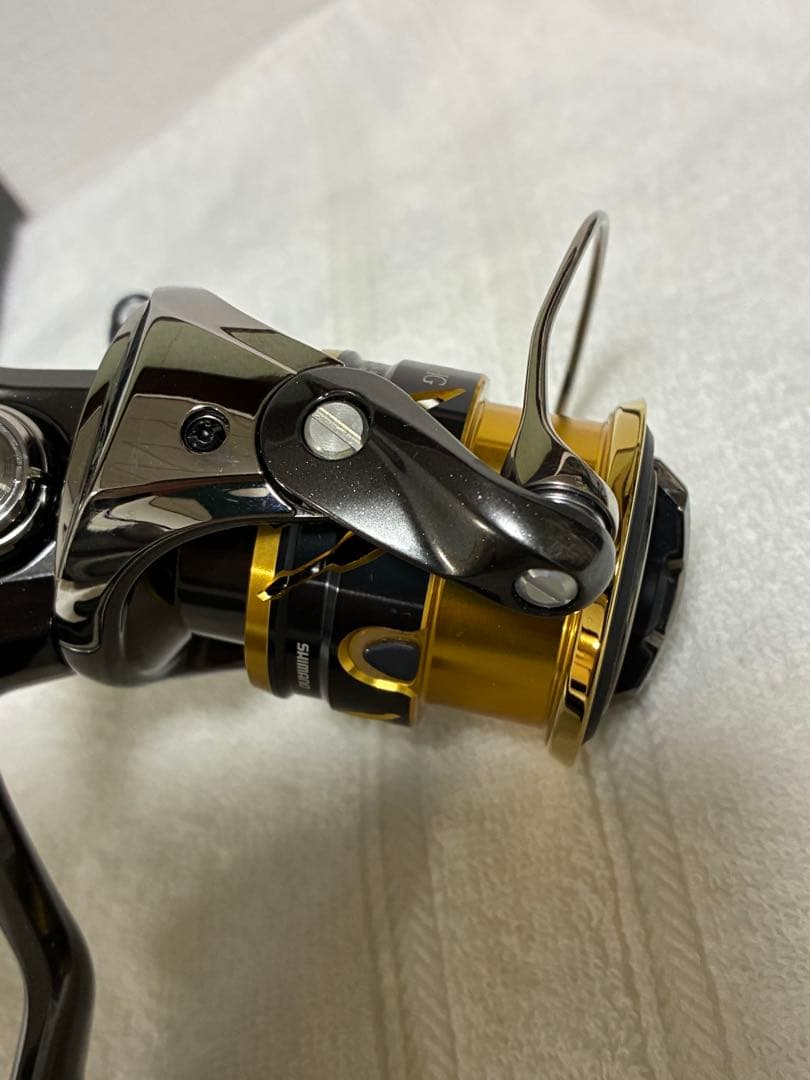 20ツインパワー c2000shg シマノ中古リール