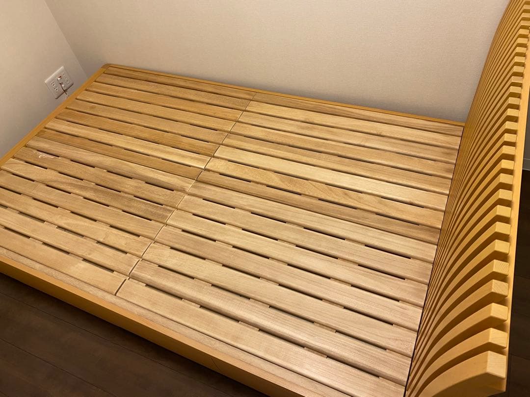 新品未使用　IDC大塚家具 セミダブルベッド