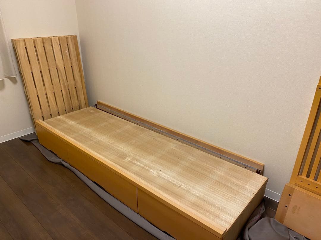 新品未使用　IDC大塚家具 セミダブルベッド