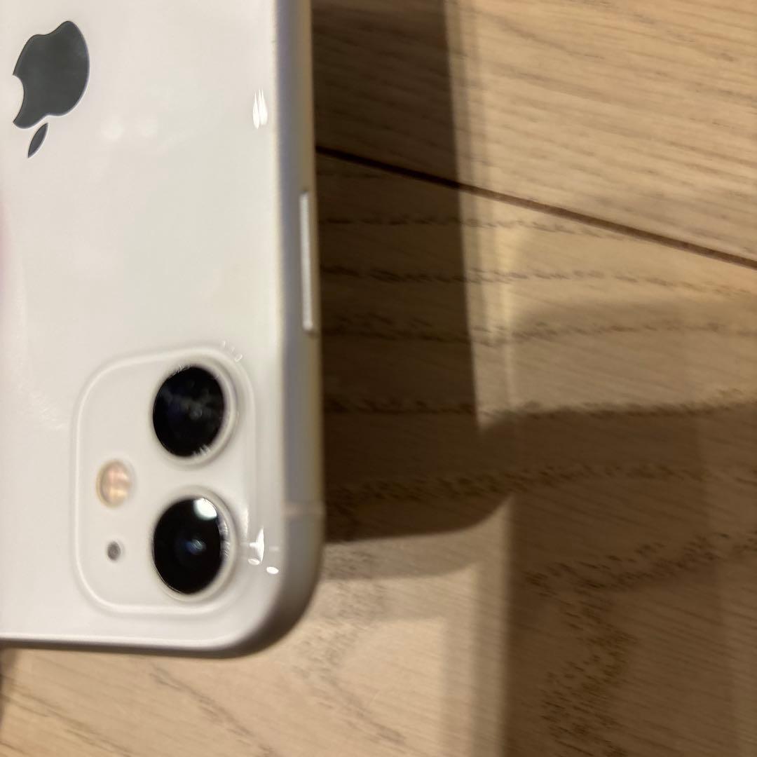 iPhone 11 64GB ホワイト 本体　SIMフリー