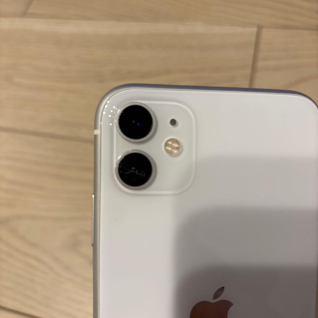 iPhone 11 64GB ホワイト 本体　SIMフリー