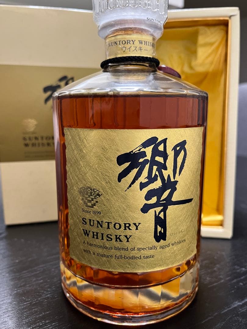 未開栓　響 サントリー　SUNTORY 　　ウィスキー　ゴールドラベル　箱付き