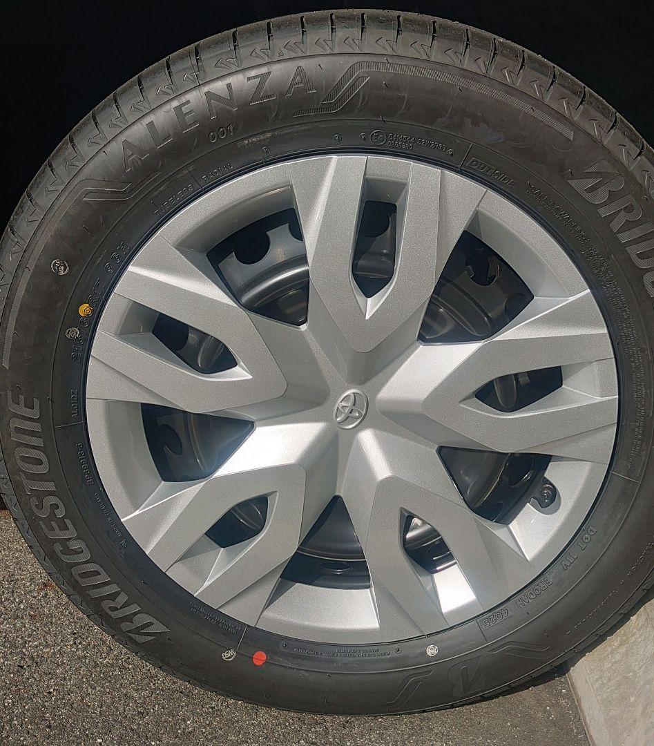 トヨタ 17インチ純正スチールホイール＆キャップ＆タイヤ カローラクロス