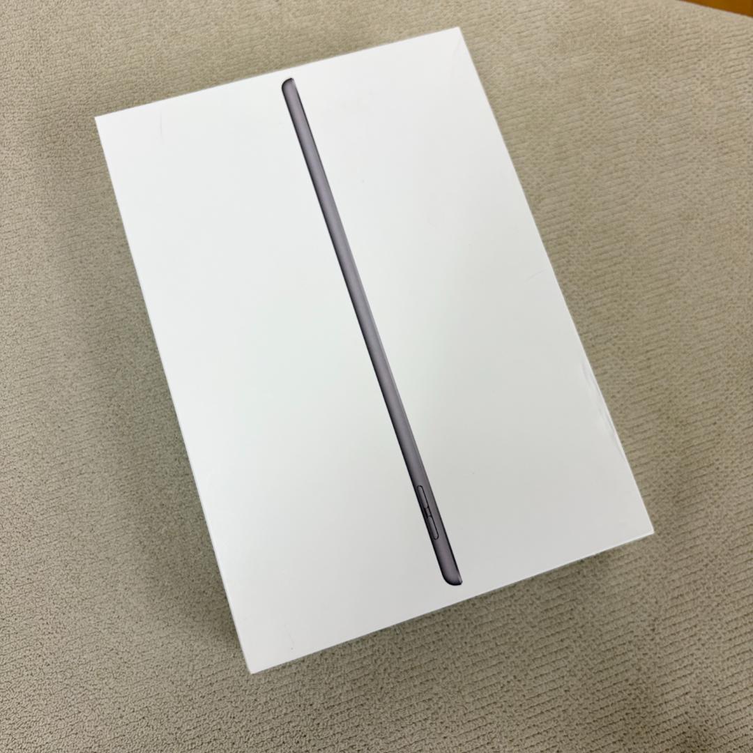 iPad Wi-Fi 32GB - スペースグレイ（第7世代）カバー付き