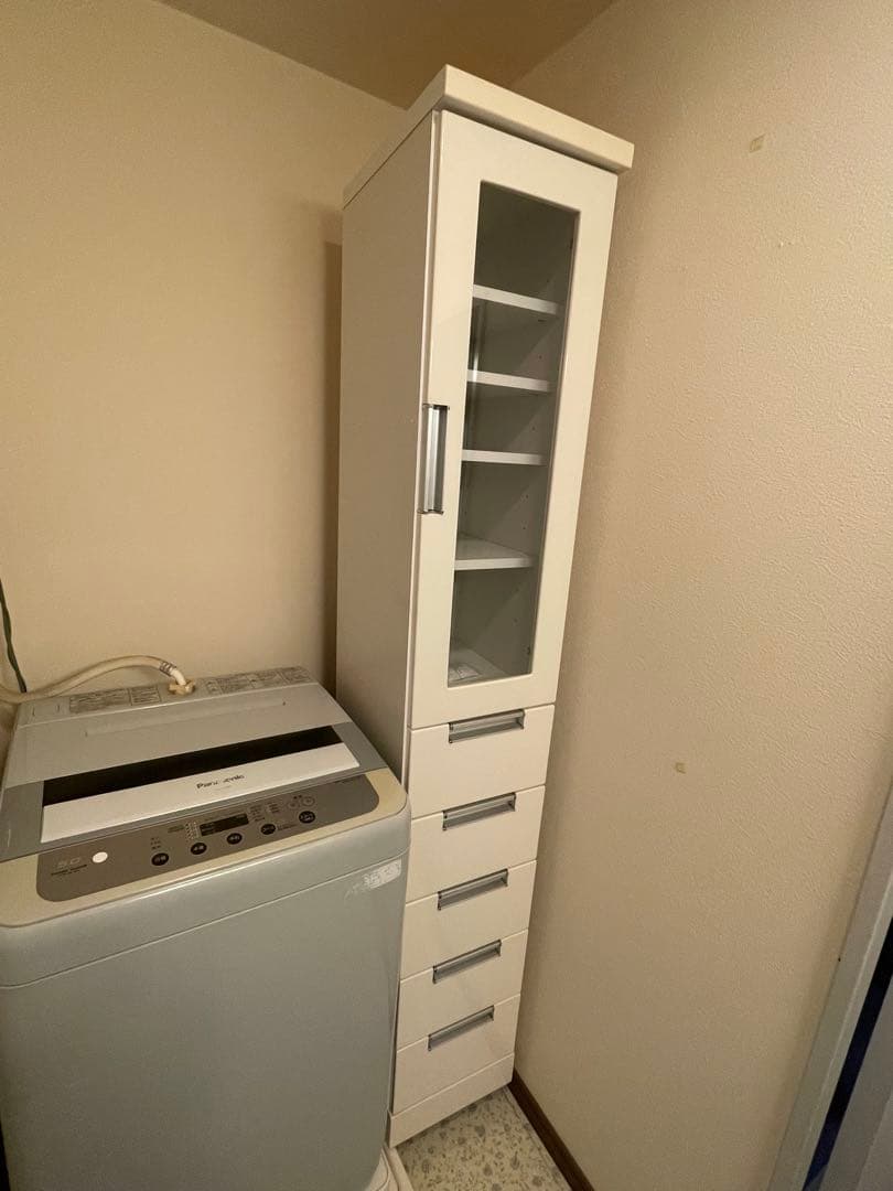 ホワイトキャビネット　収納棚　隙間収納　幅30㌢　本棚