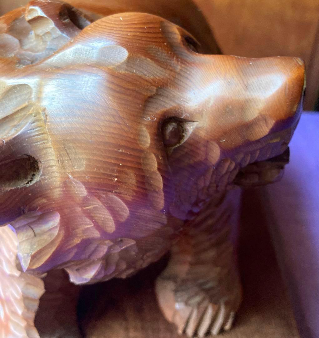 木製クマ彫刻 手彫り インテリア　作家もの　哲也作　台座立札あり　吼え熊　毛彫り