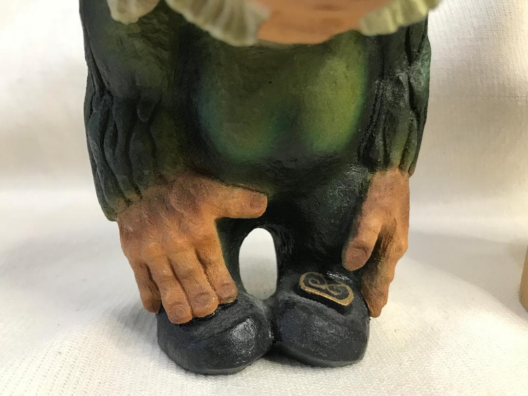 ノルウェー：Henning社 木彫りトロール人形3体セット