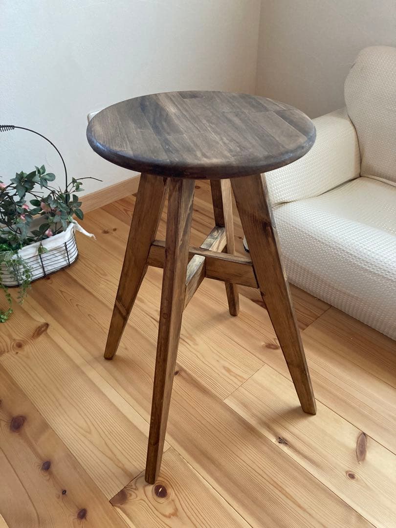 場所を取らないサイドテーブル