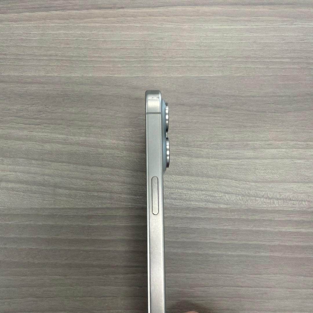 iPhone 15 Pro ナチュラルチタニウム 128GB