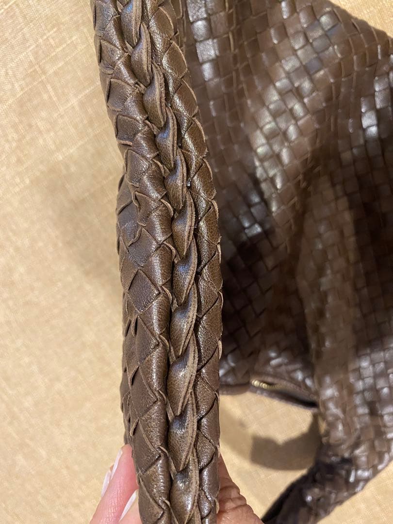 ボッテガヴェネタ イントレチャート ショルダーバッグ