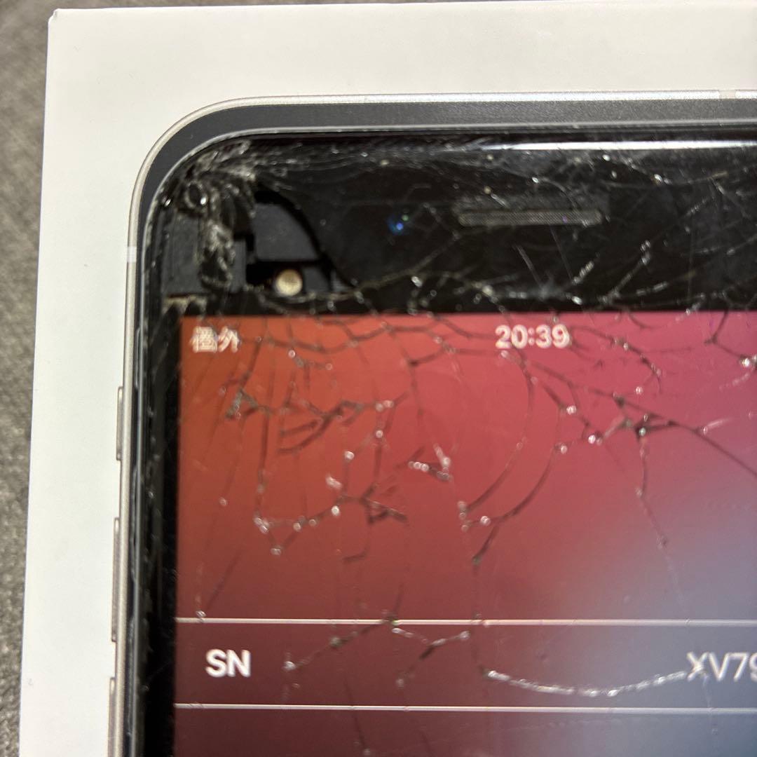 Apple iPhone SE 第3世代　64GB