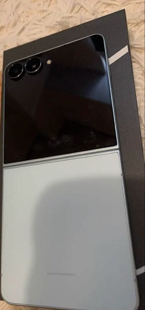 Samsung Galaxy Z Flip7 ミント ケース付き