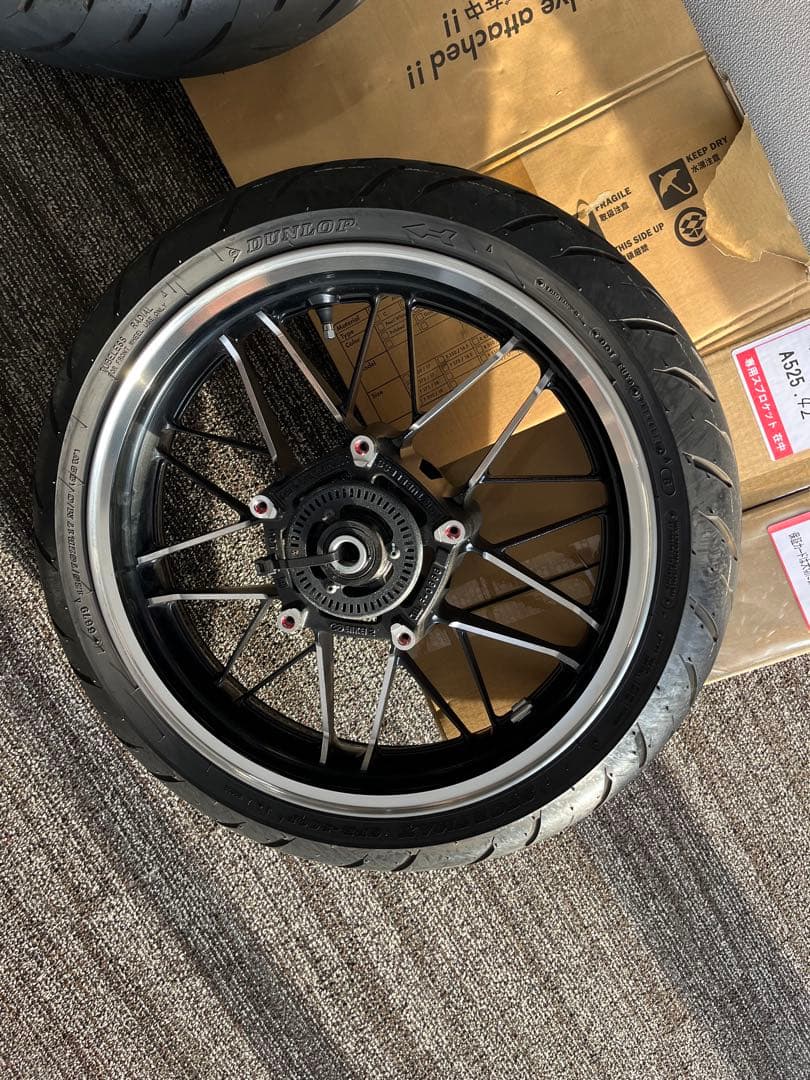 z900rs 純正ホイール