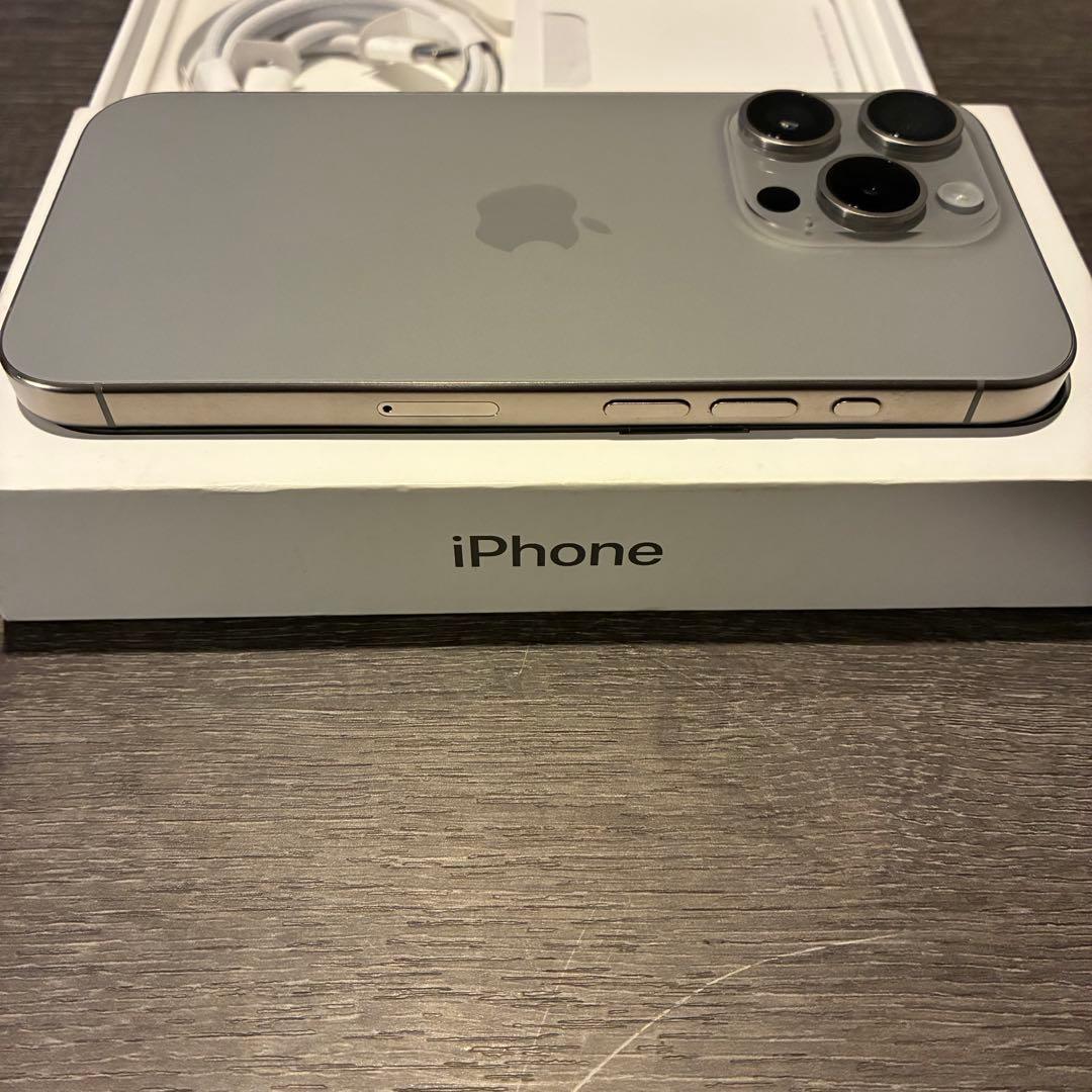 iPhone15 pro 本体　128GB ナチュラルチタニウム