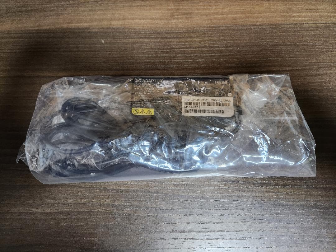 美品 富士通 LIFEBOOK UH i5-1235U 16GB Office他