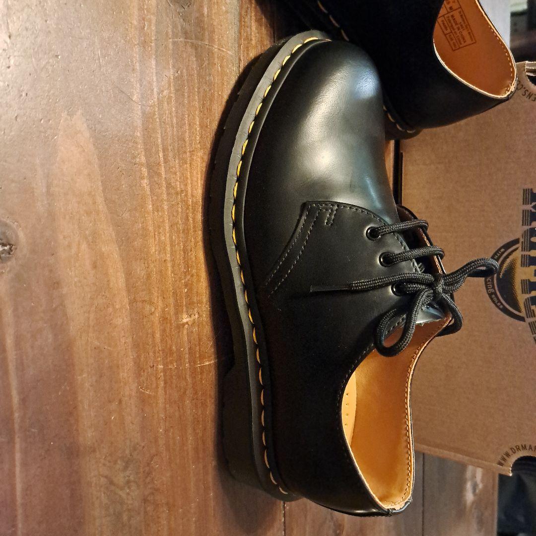 Dr. Martens 3ホール