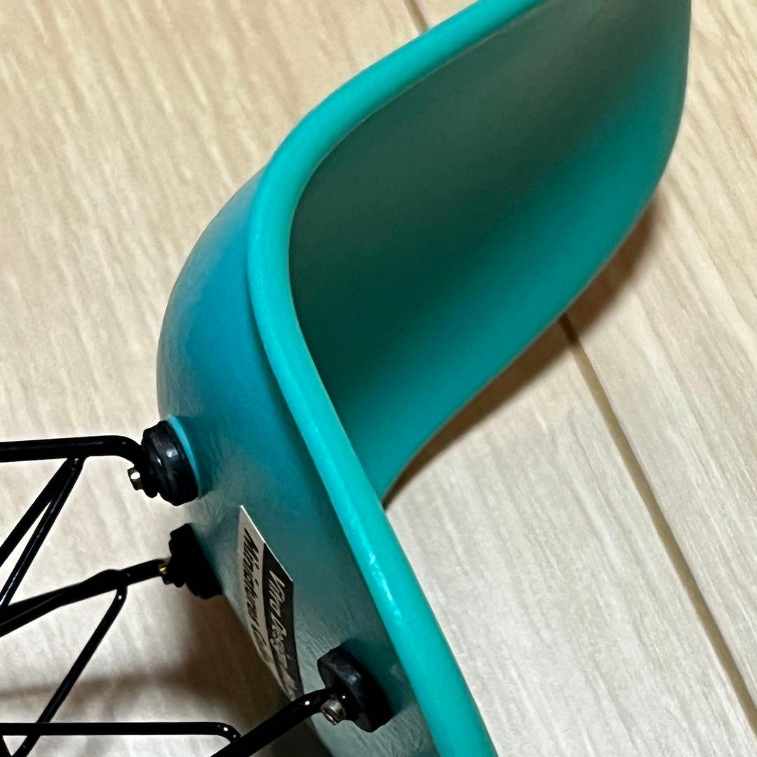 Vitra ミニチュア イームズ シェルチェア ハーマンミラー　焼けあり