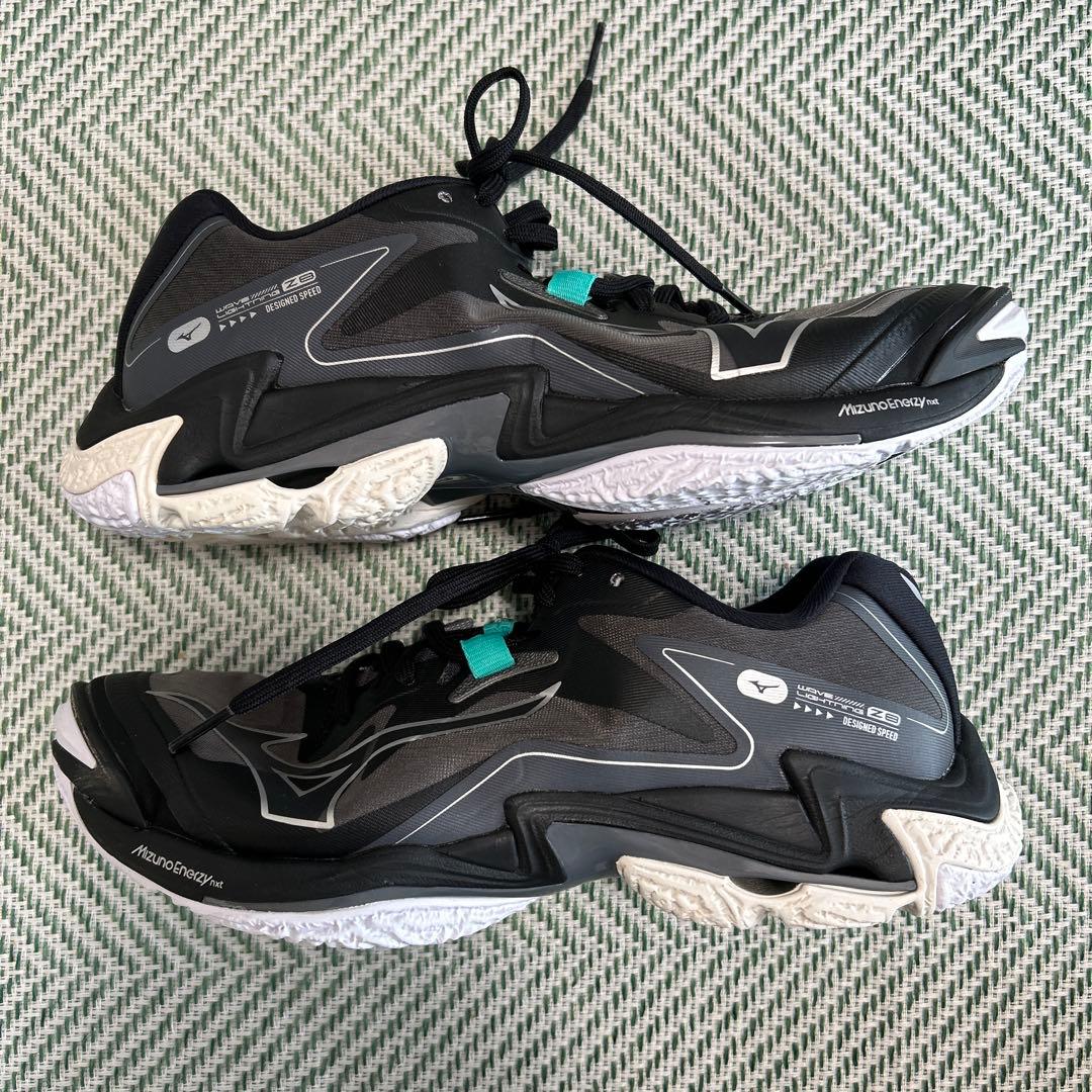 ミズノ ウエーブライトニング Z8 WIDE 26.5cm