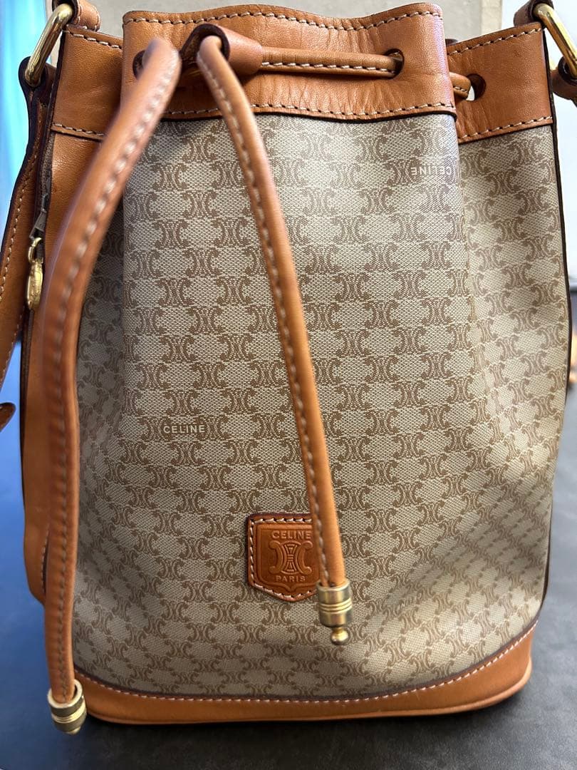 セリーヌ　CELINE 巾着型　ショルダーバッグ　マカダム柄