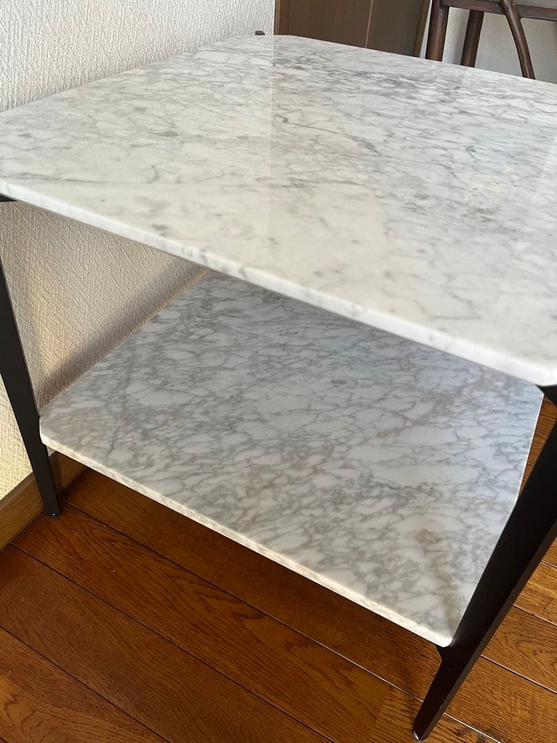 アルモニア　テーブル