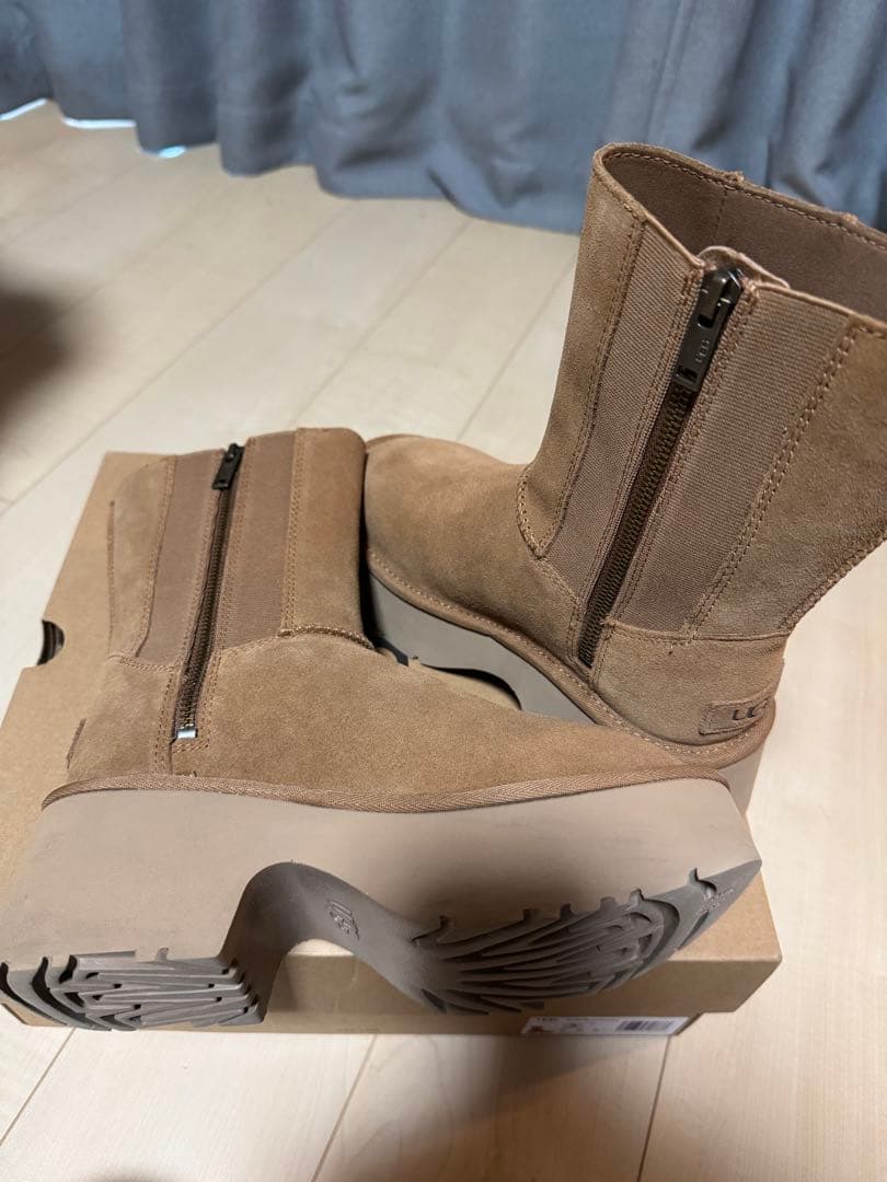 SALE♡新品♡UGG ブーツ　7（24）