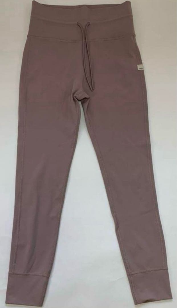 新品タグ付き　定価9680円　Vuori ヨガ　レギンス　Mサイズ　パープル系